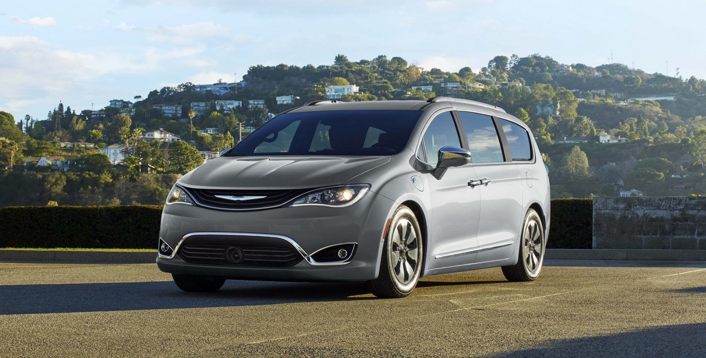 2018 Chrysler Pacifica vs 2018 Kia Sedona in Midwest City, OK 2018 Chrysler Pacifica vs 2018 Kia Sedona in Midwest City, OK