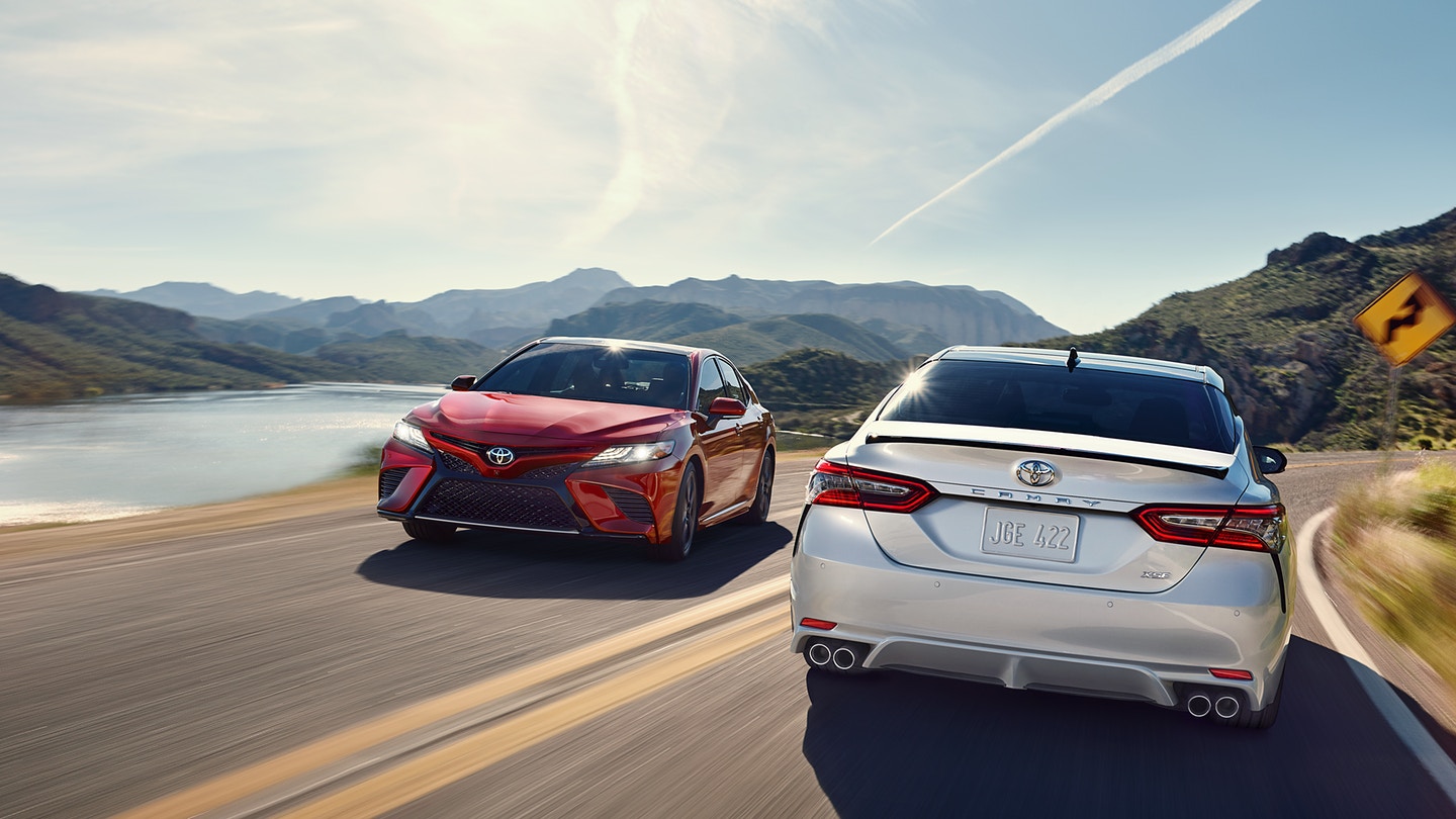 2018 Toyota Camry vs 2018 Hyundai Sonata in Kansas City, MO 2018 Toyota Camry vs 2018 Hyundai Sonata in Kansas City, MO