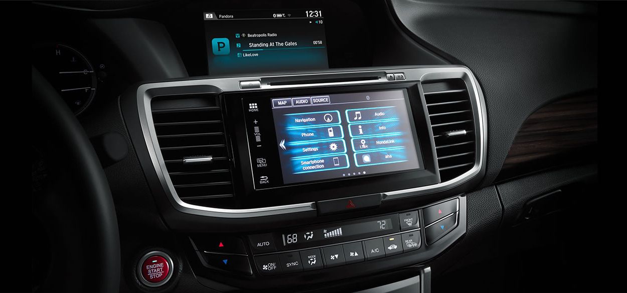 The 8-inch Touchscreen Display in the Accord The 8-inch Touchscreen Display in the Accord