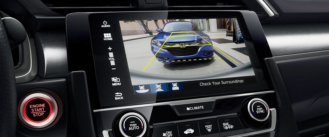 Cada Civic viene equipado con una cámara de visión trasera Cada Civic viene equipado con una cámara de visión trasera