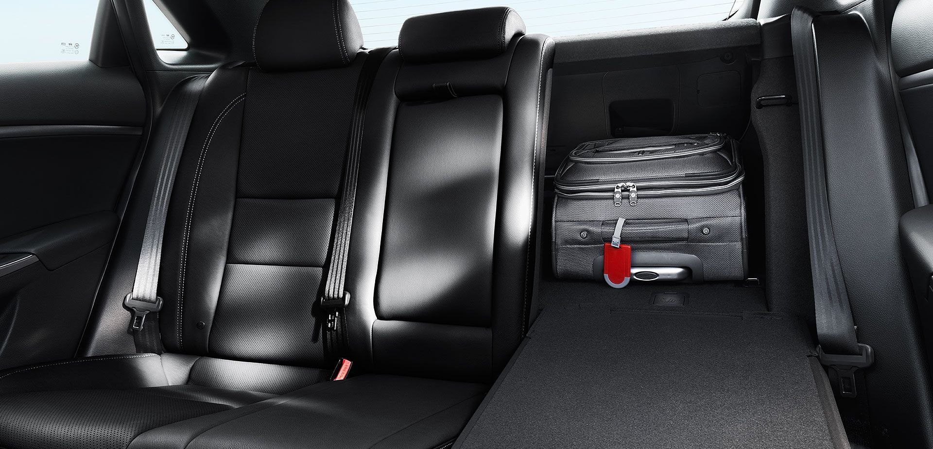 Elantra GT 60/40 Split-Folding Rear Seats Elantra GT 60/40 Split-Folding Rear Seats