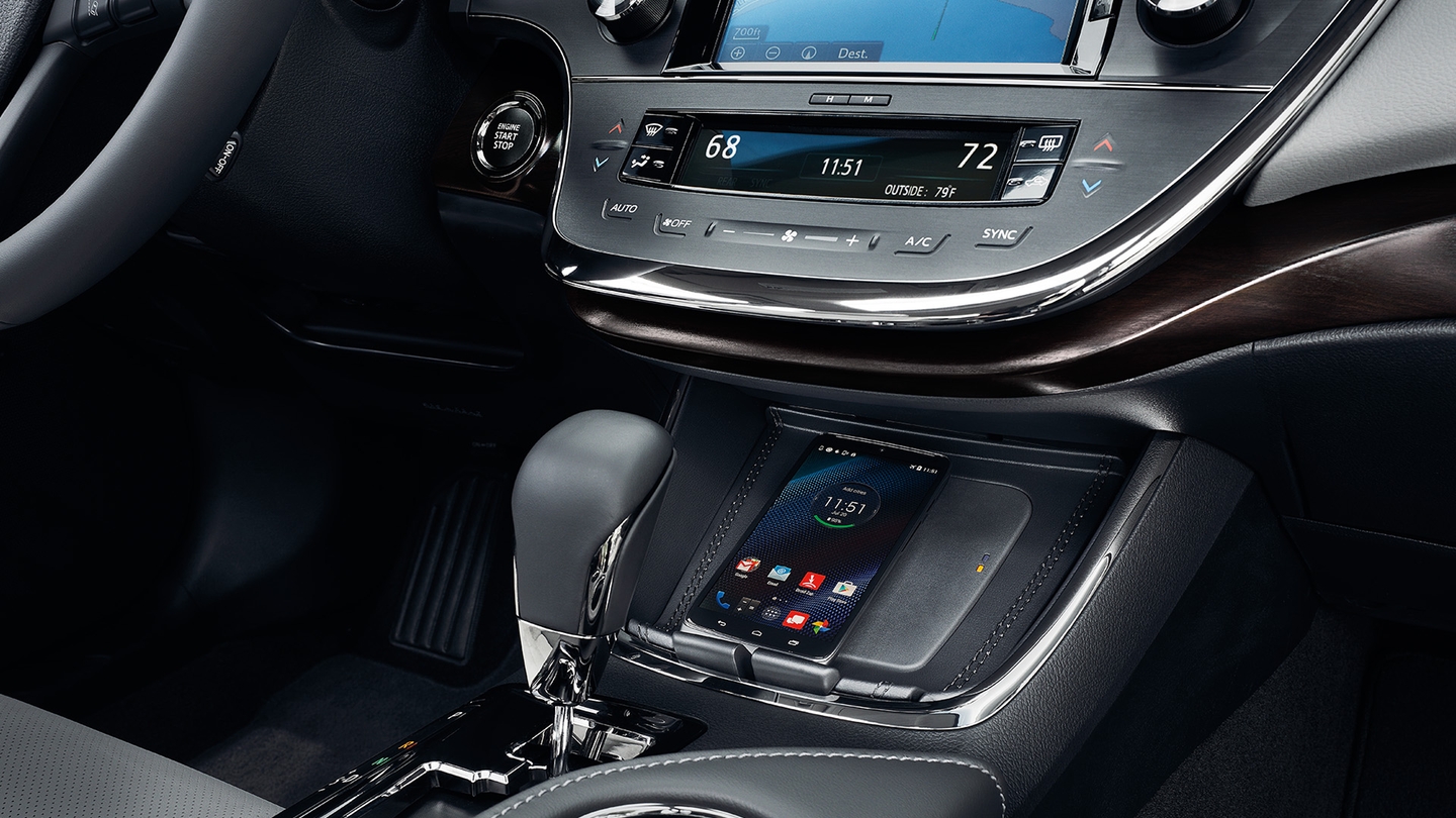 2018 Avalon Qi-Compatible Wireless Charging System