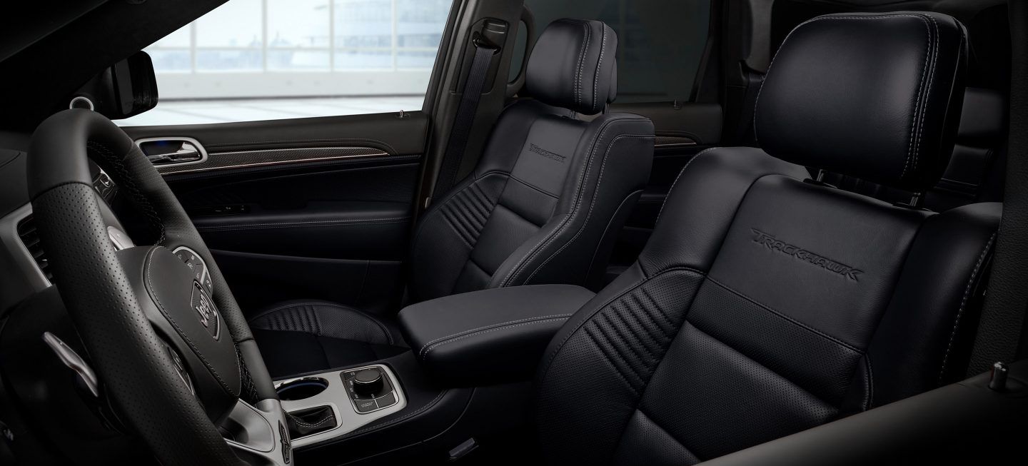 Interior of the 2018 Jeep Grand Cherokee