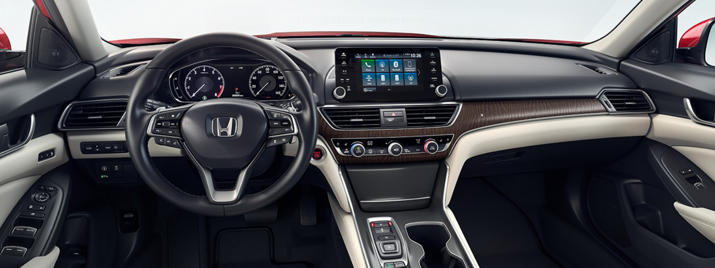 Tech-Loaded Interior of the 2018 Honda Accord
