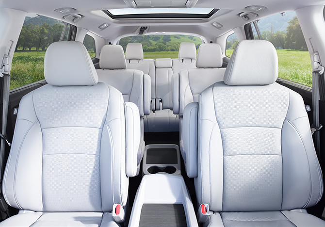 Interior of the 2018 Honda Pilot