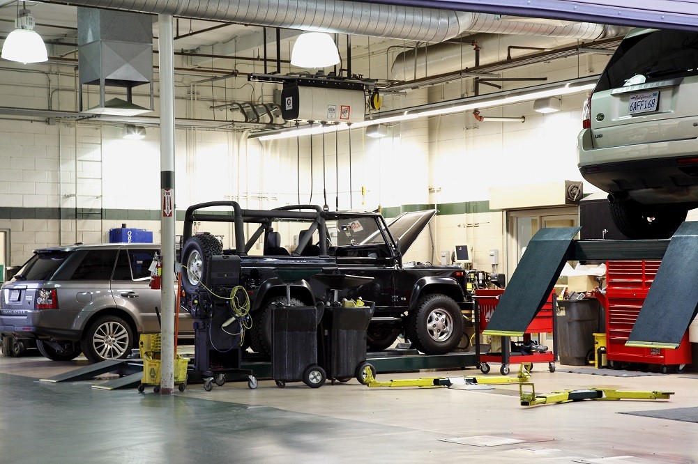 Bring Your Car Into Our Service Bay!