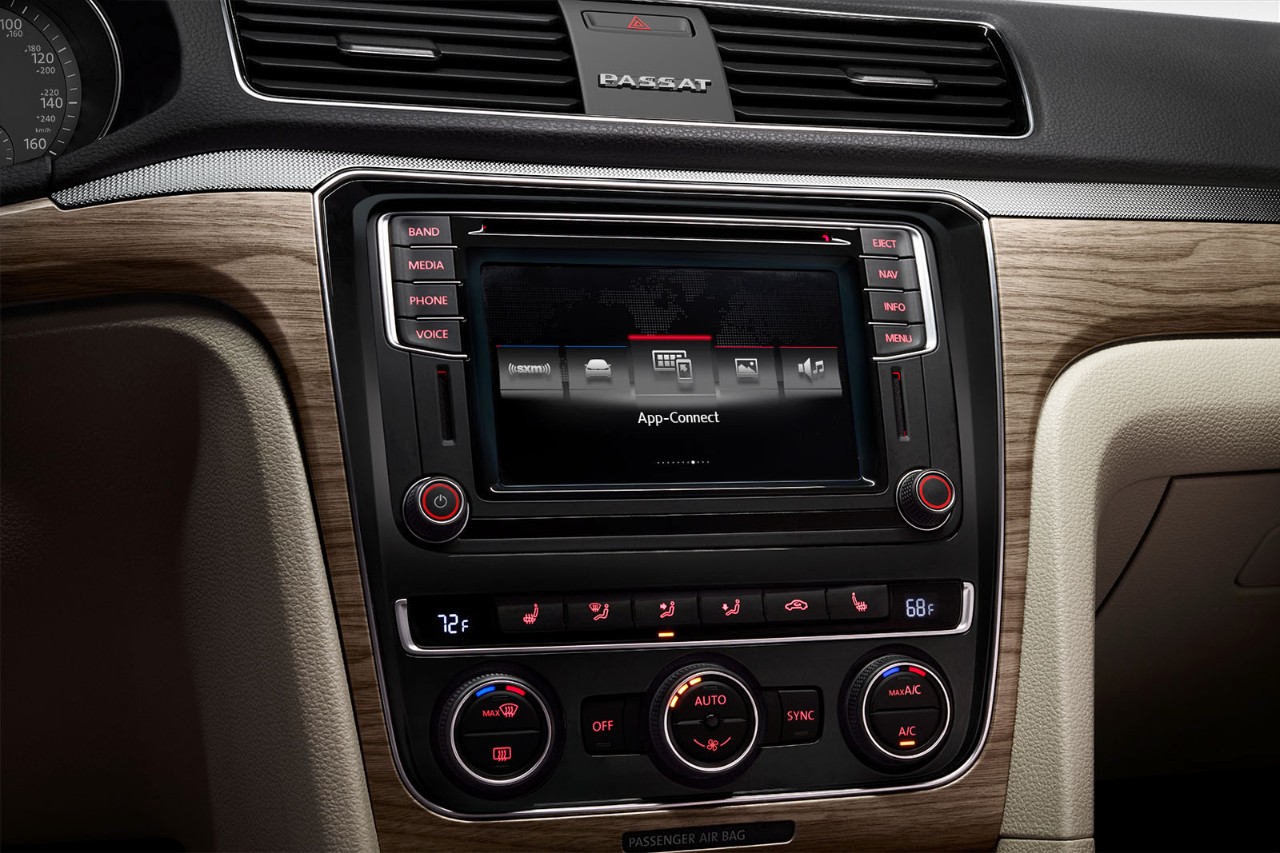 Available Touchscreen in the Passat