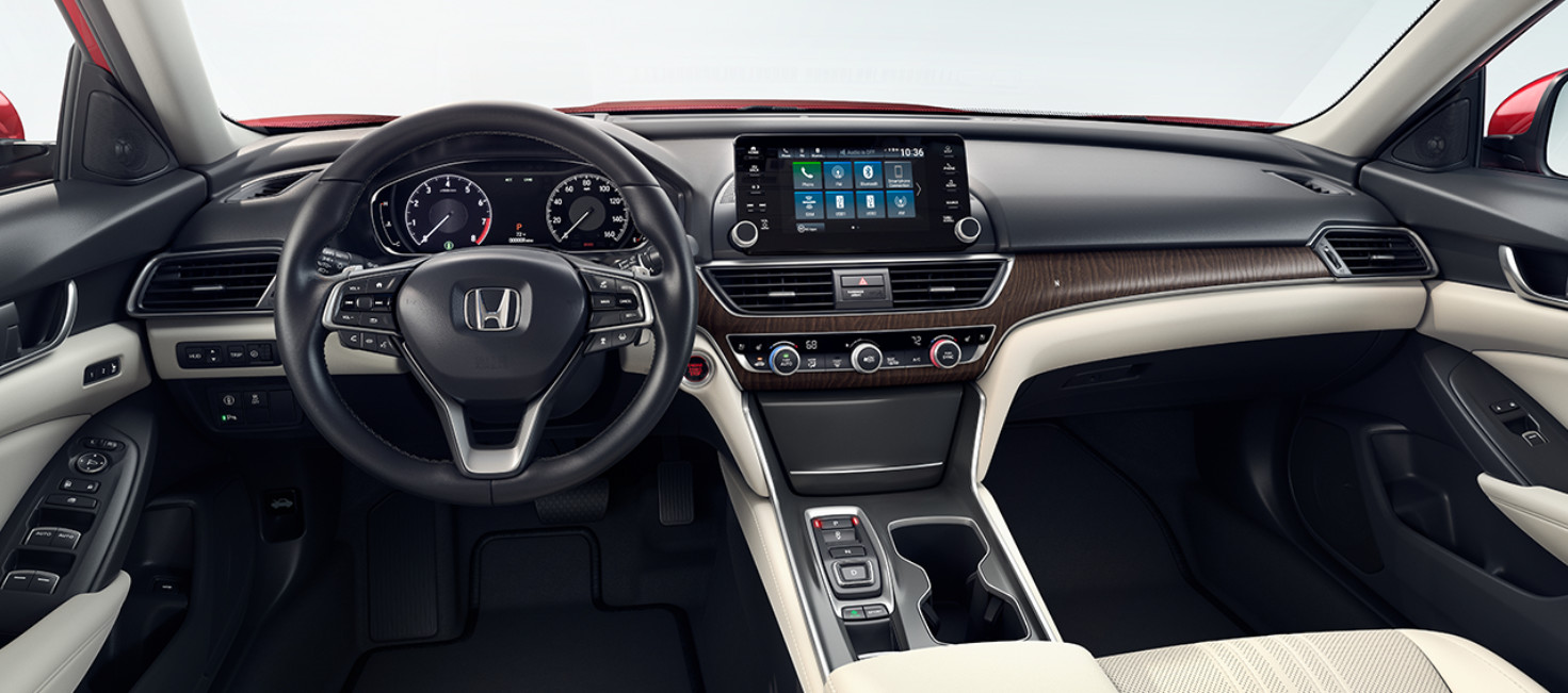 Tech-Loaded Interior of the 2018 Honda Accord