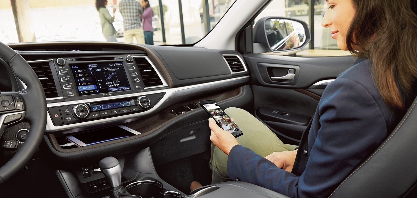 Interior of the 2018 Toyota Highlander