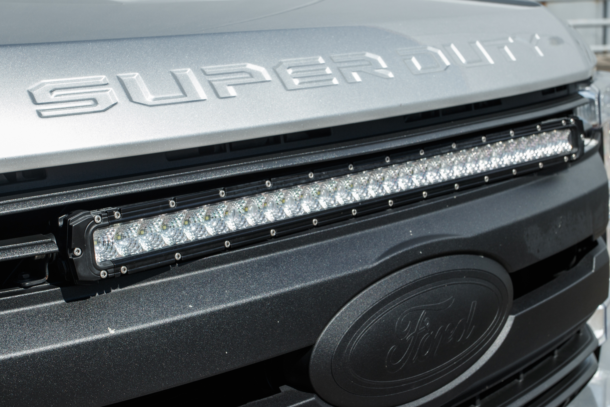2018 super duty f250 ford custom led light bar in front grill and kevlar coating