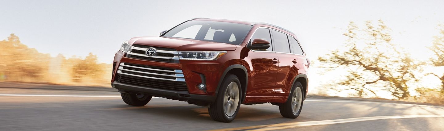 2018 Toyota Highlander Financing near Dekalb, IL