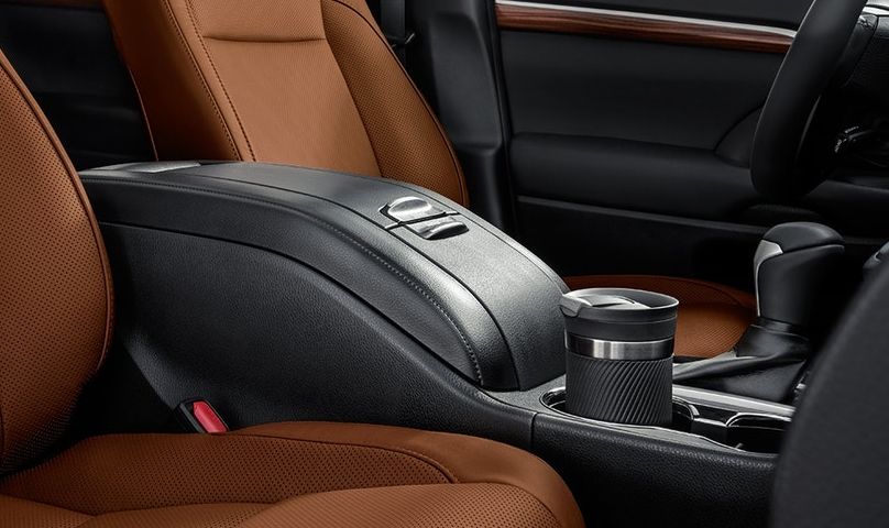 Interior of the 2018 Toyota Highlander