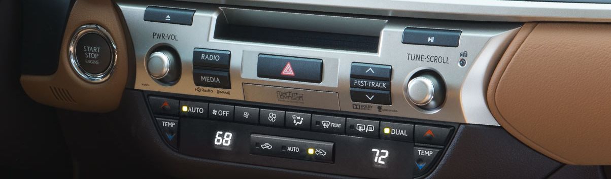 Premium Technology in the 2018 ES 350