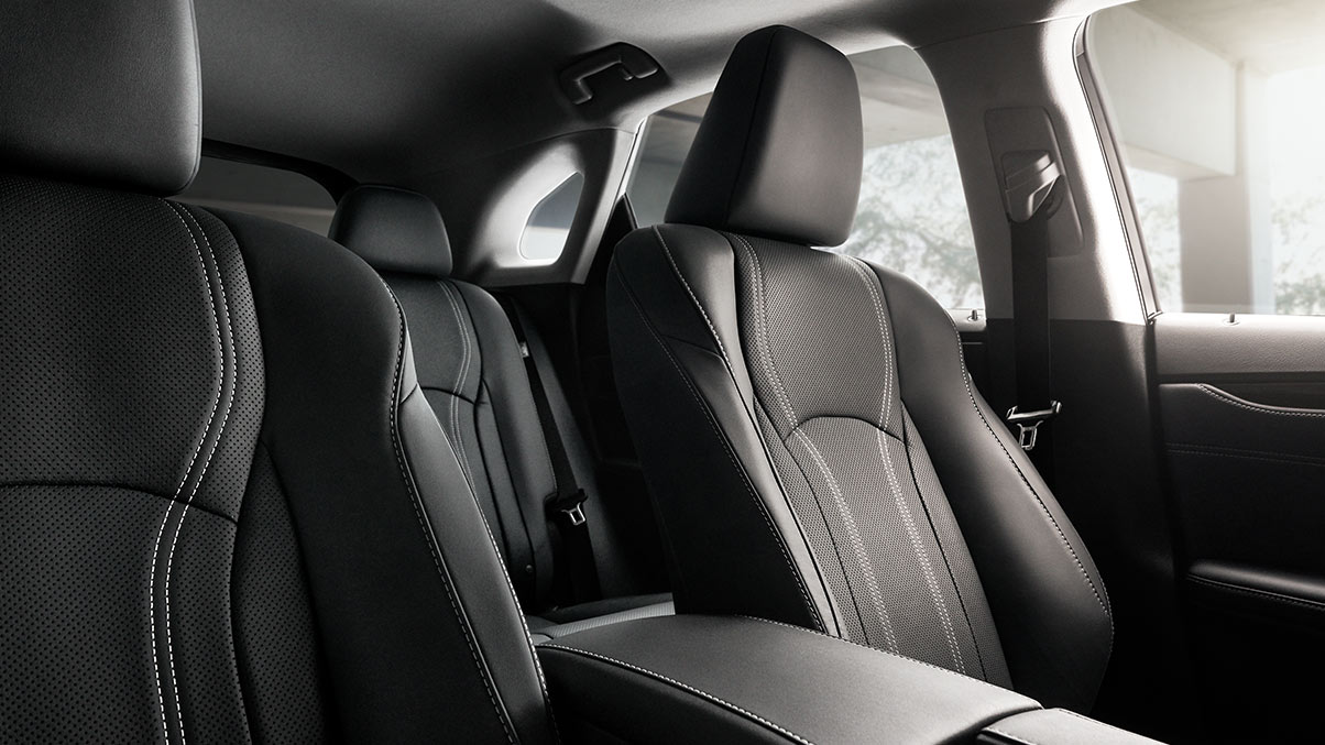 Interior of the 2018 Lexus RX 450hL