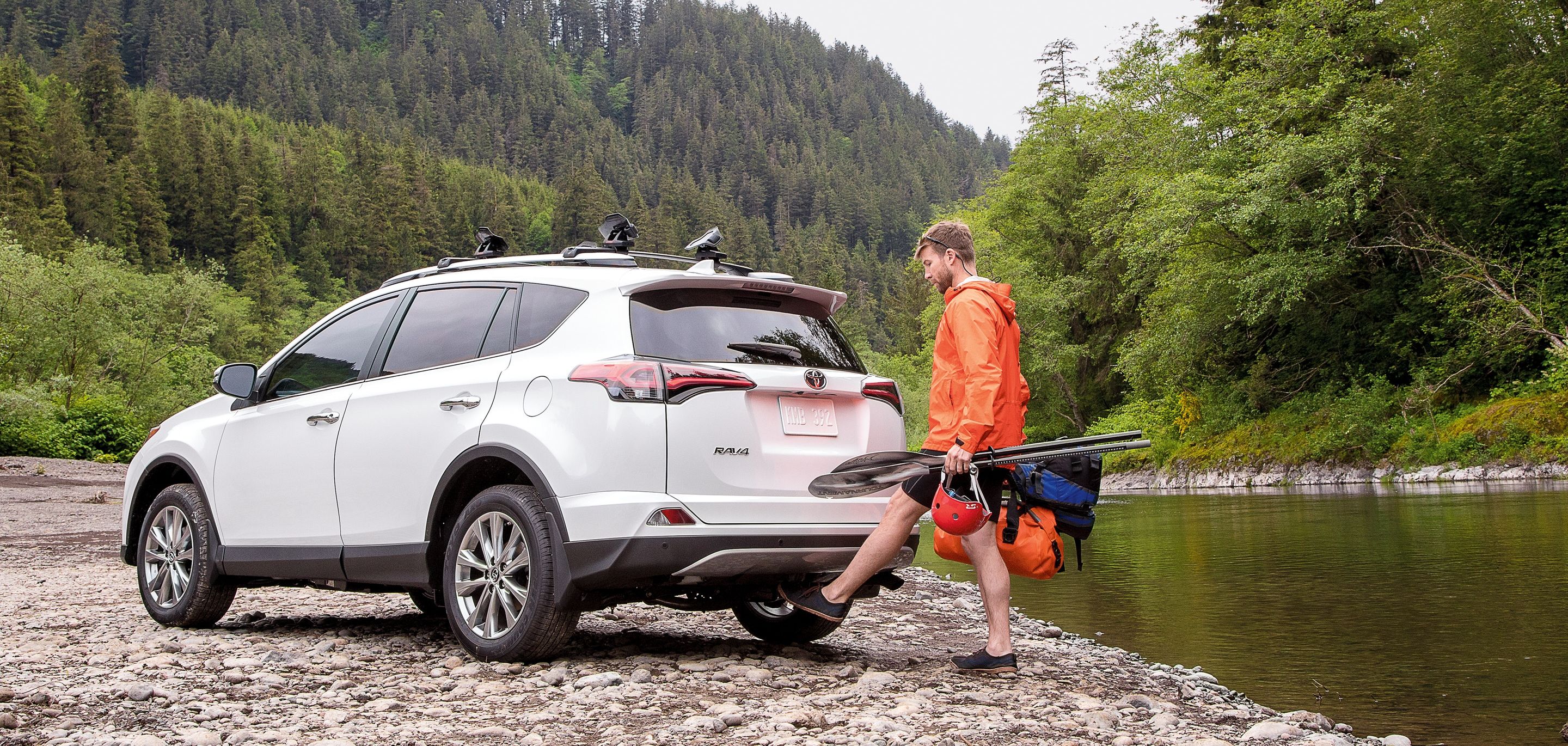 Open the RAV4's Rear Liftgate Hands-Free!