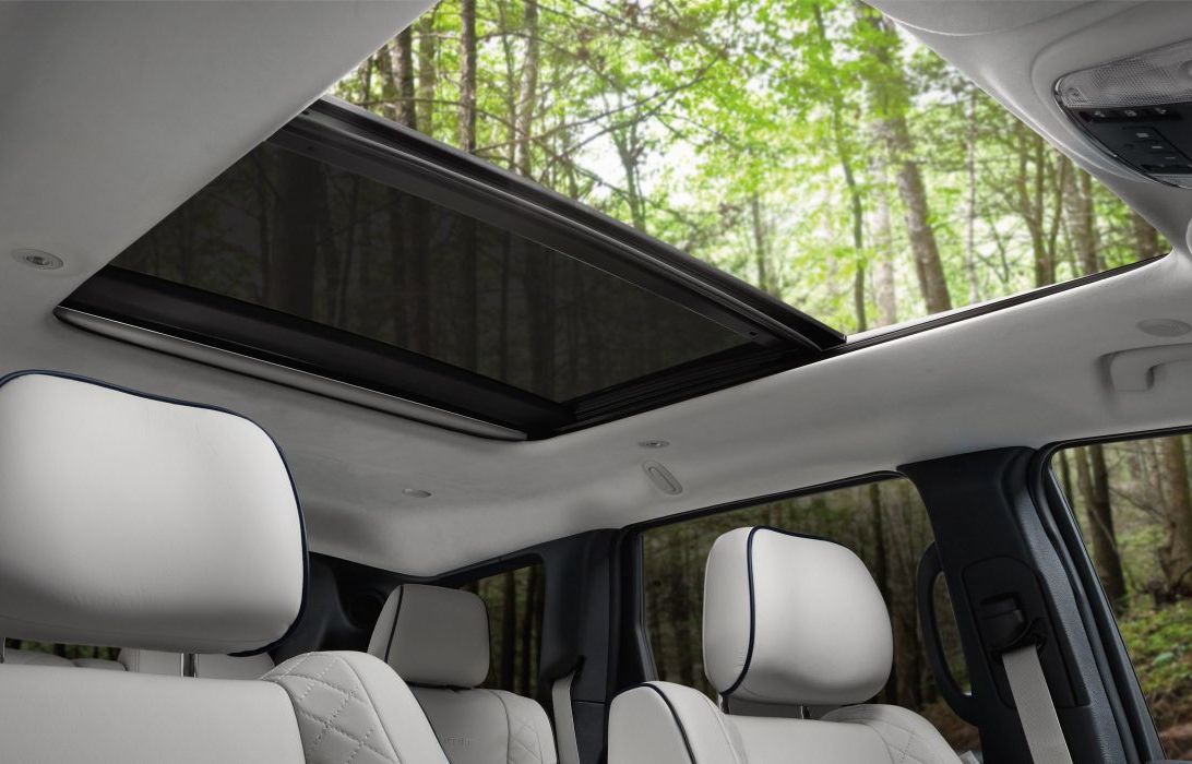 The Grand Cherokee's Expansive Sunroof