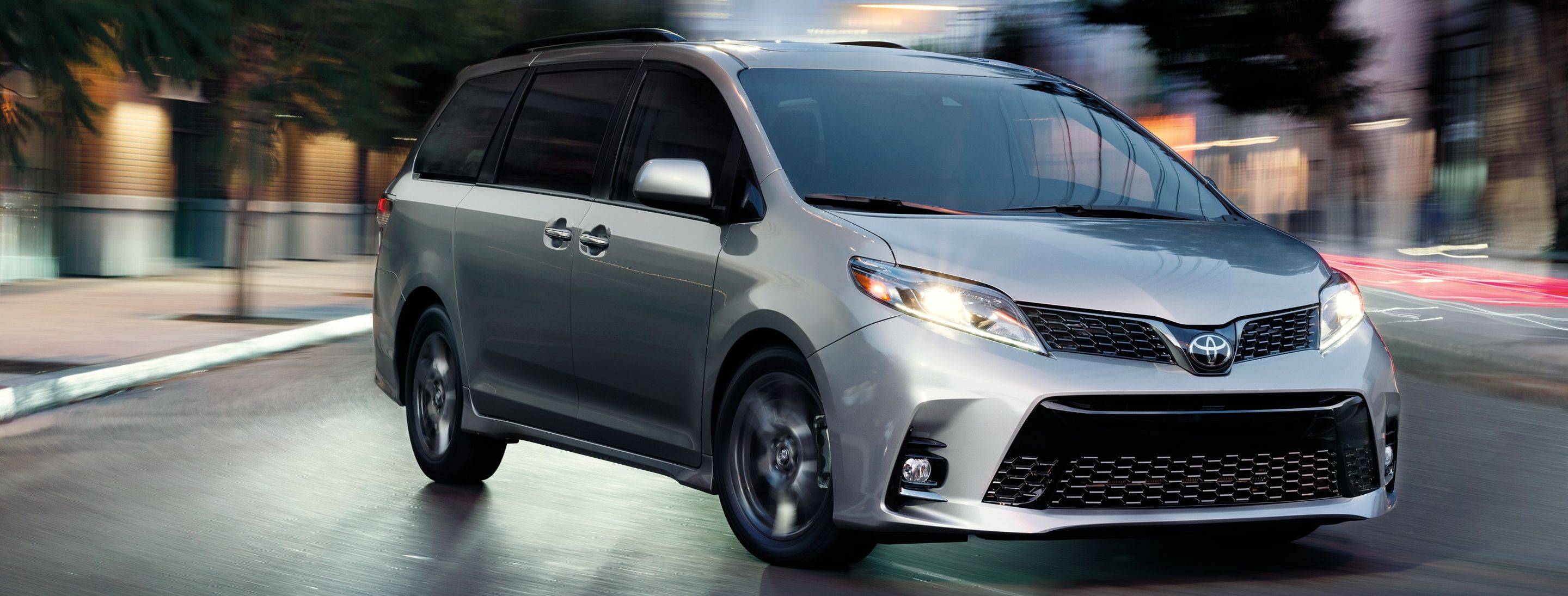 2019 Toyota Sienna Financing near Elmhurst, IL - Lombard Toyota