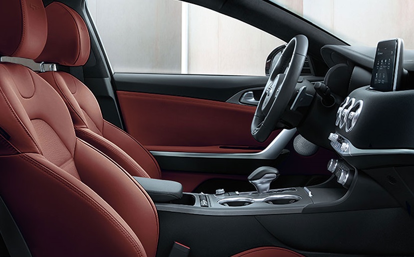 2019 Kia Stinger Cockpit