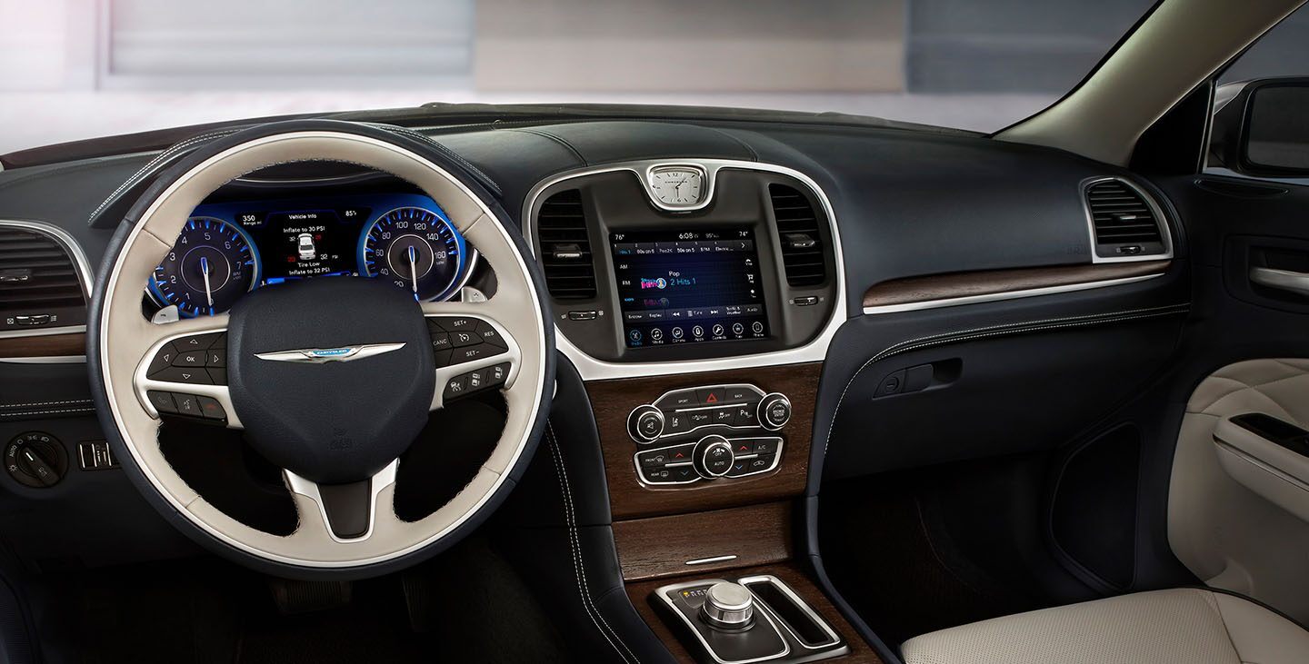 Interior of the 2019 Chrysler 300