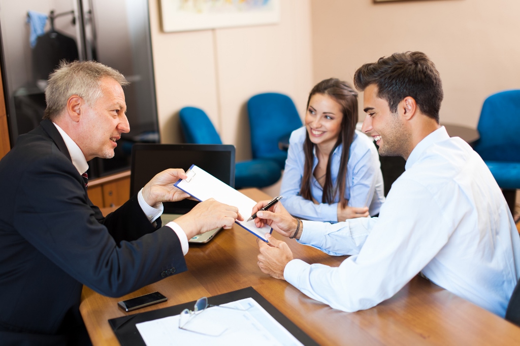We Make Selling Your Car Easy! We Make Selling Your Car Easy!
