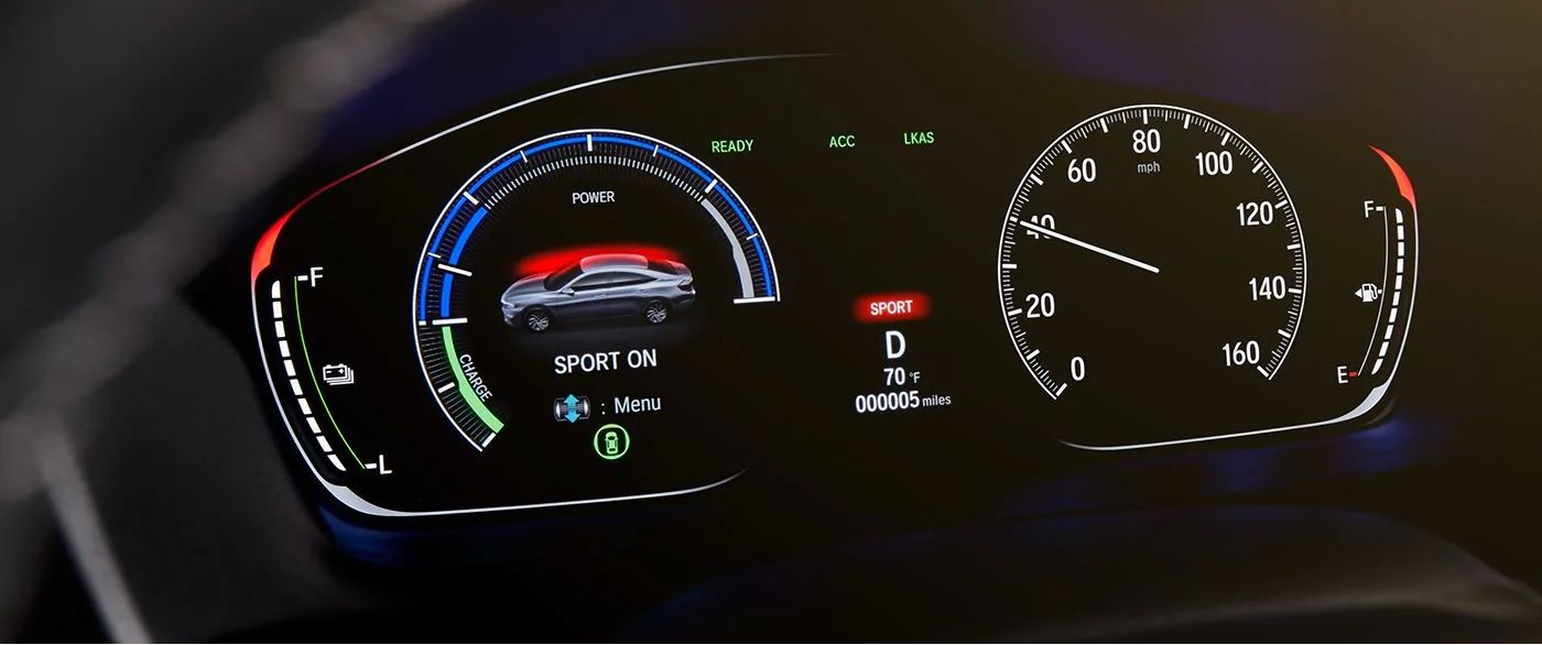 Interfaz de información para el conductor disponible en el Honda Insight 2019