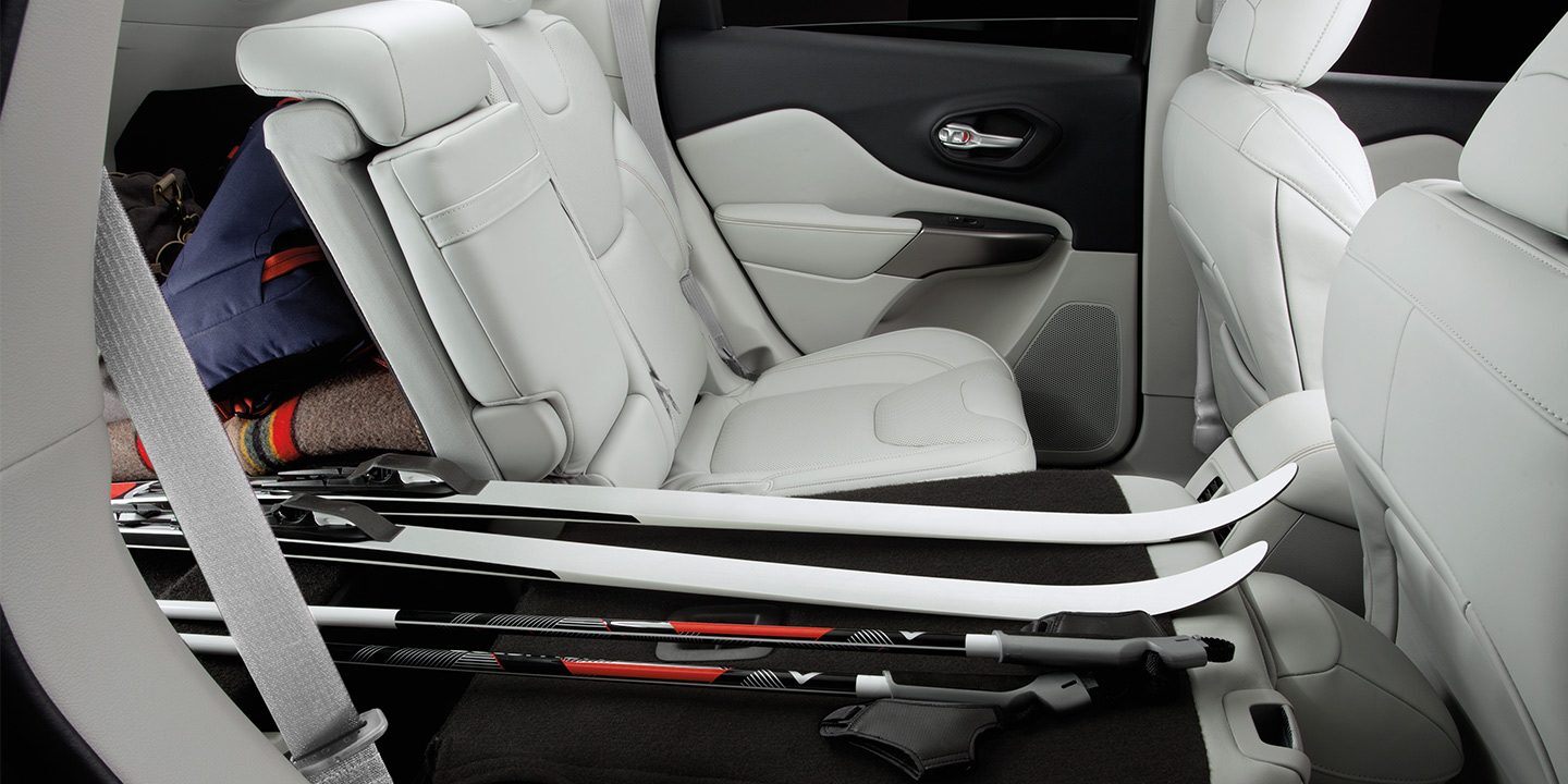 2019 Jeep Cherokee Cargo