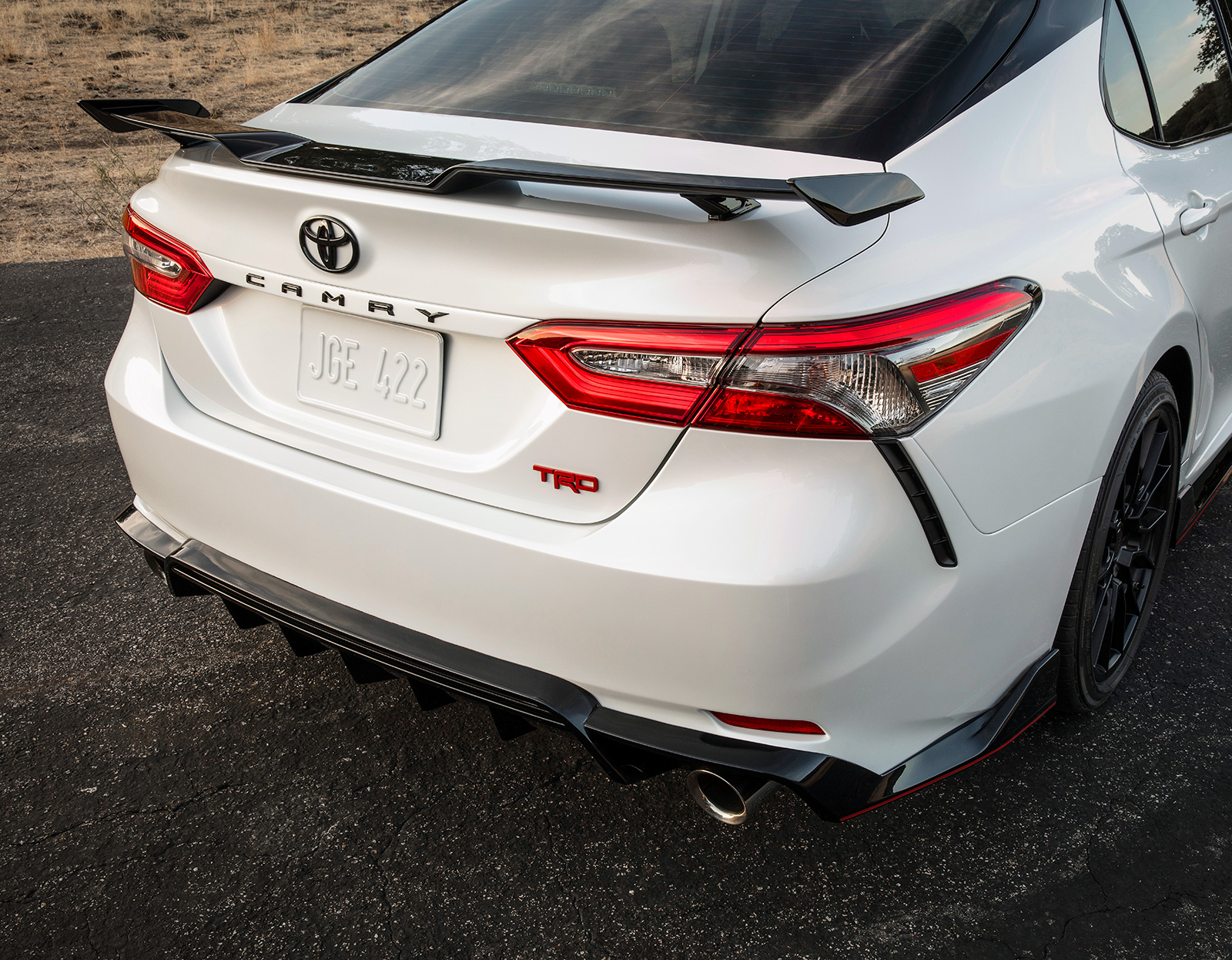 What Are The Model Features Of The 2020 Toyota Camry Tri