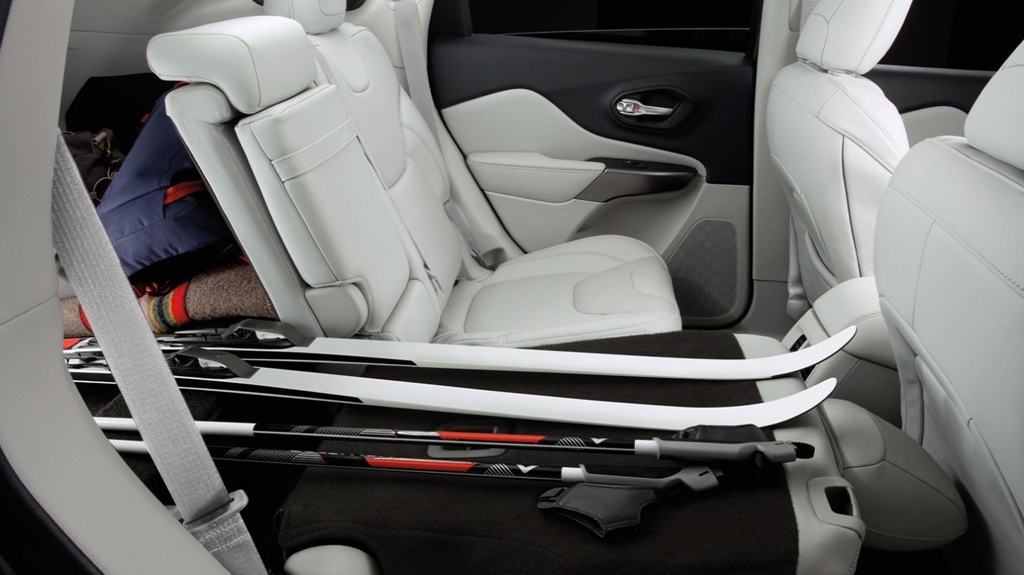 2020 Jeep Cherokee Seating