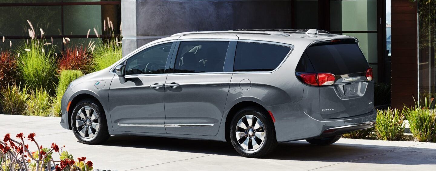 pacifica minivan 2020