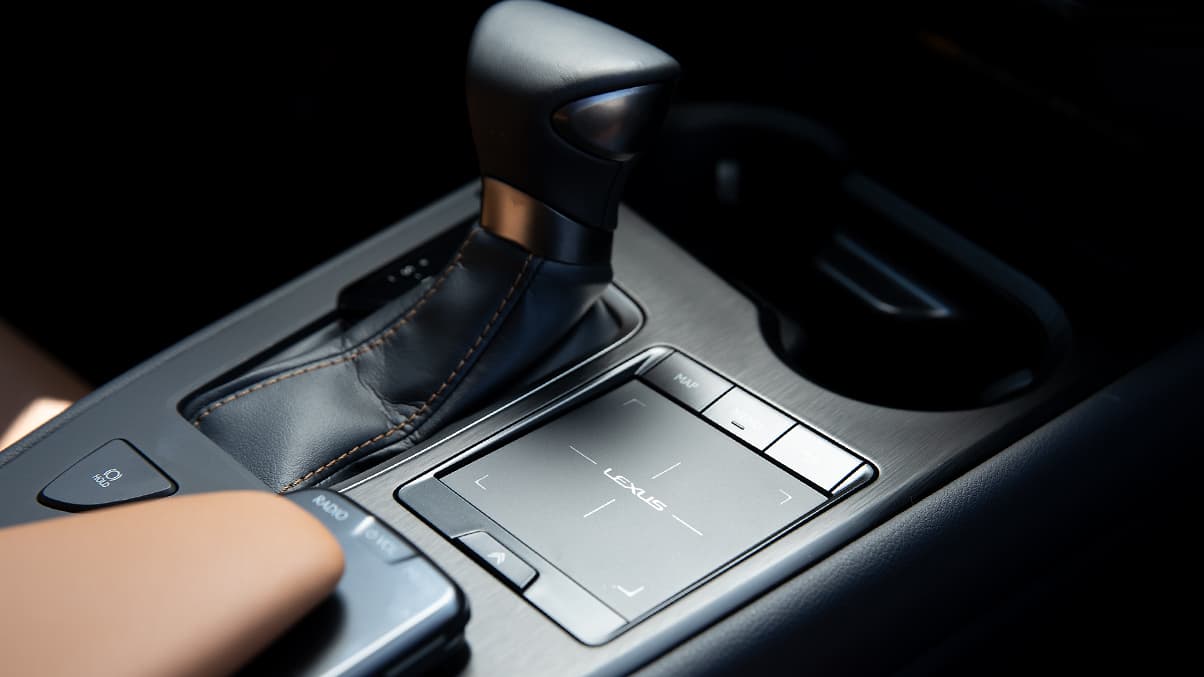 2020 Lexus UX 250h Center Console with Remote Technology 