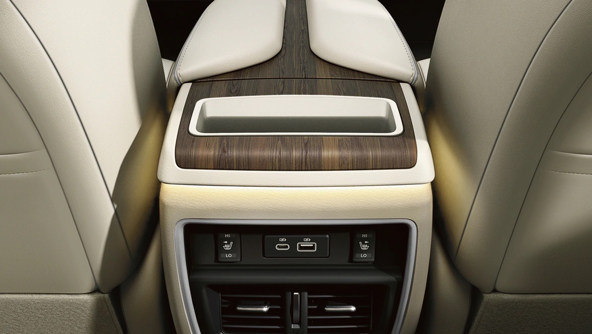 2020 Nissan Murano Rear-Row Details