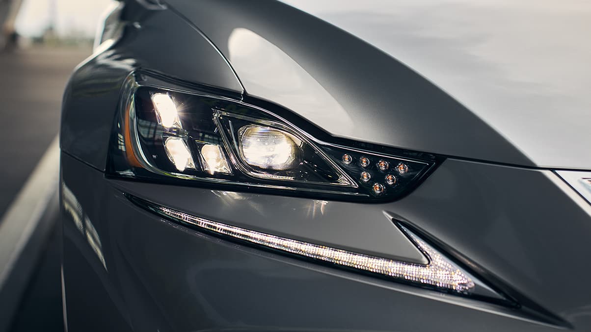 2020 IS 300 LED Headlights 2020 IS 300 LED Headlights