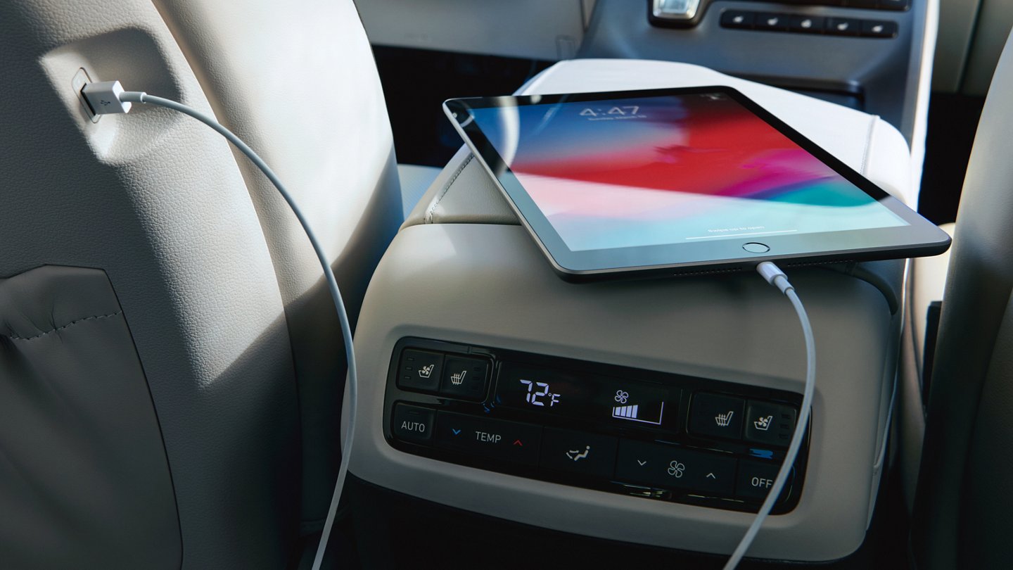 2020 Hyundai Palisade Rear-Row Amenities