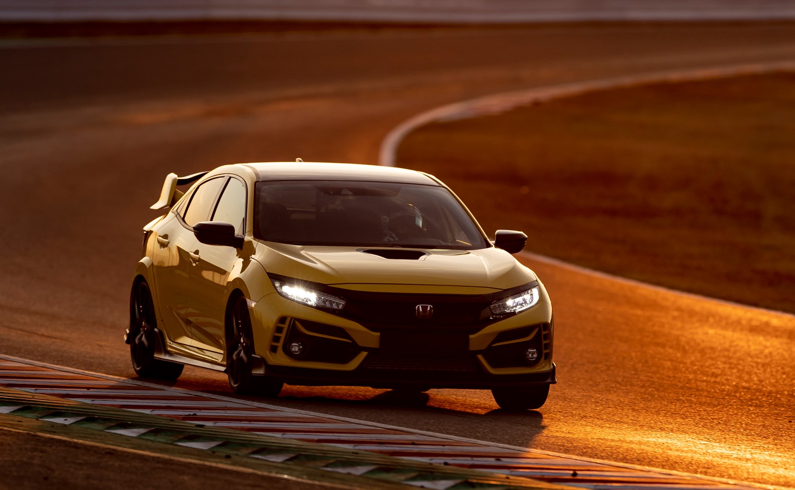 Feel the Thrill of the 2021 Civic Type R Limited Edition