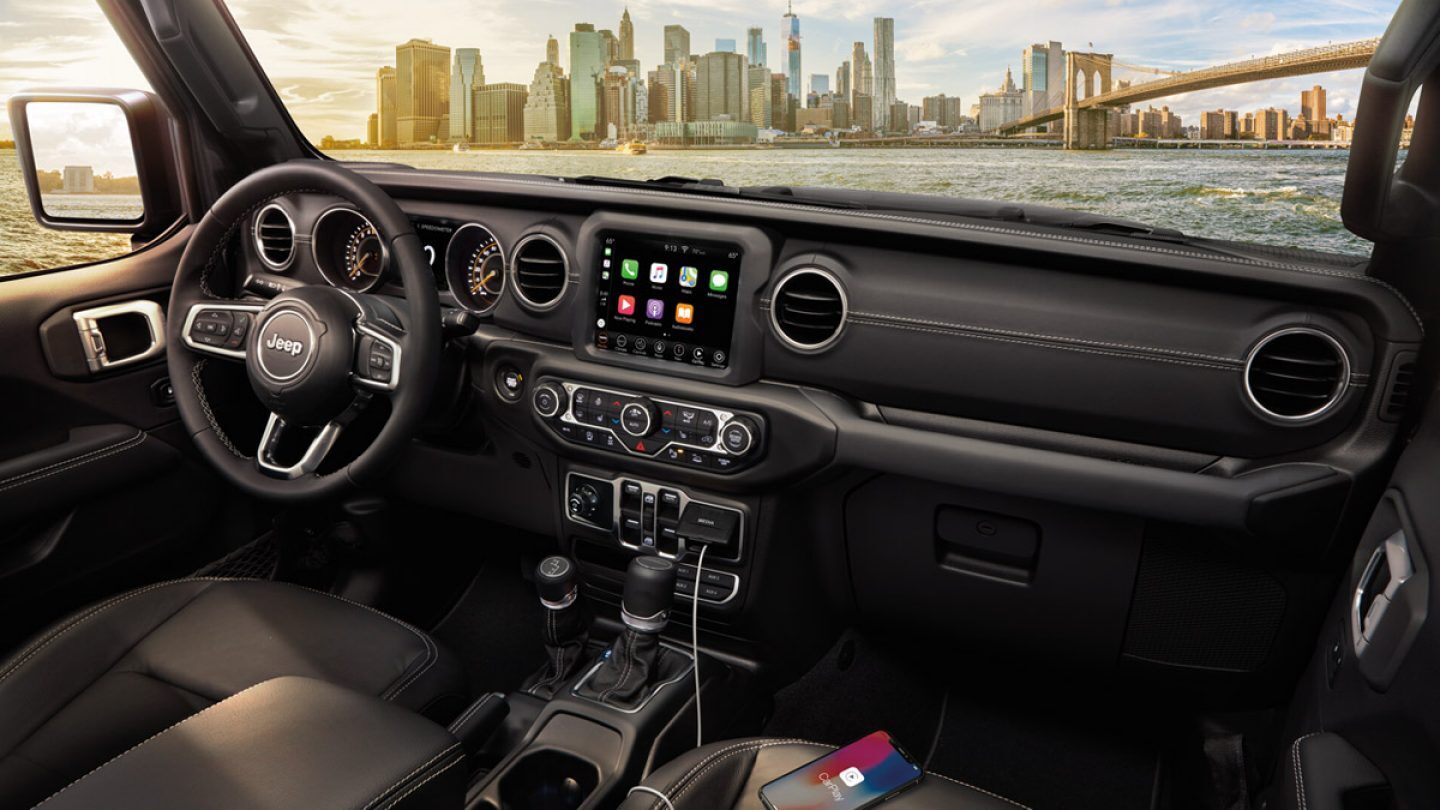 Interior of the 2020 Jeep Gladiator