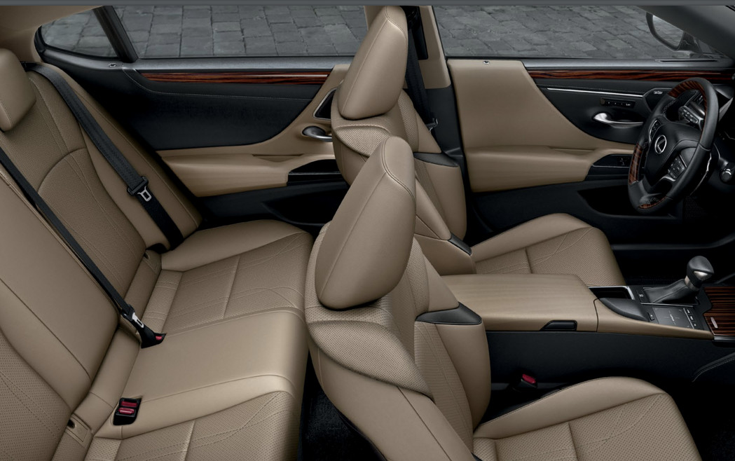 Seating in the 2020 Lexus ES 350