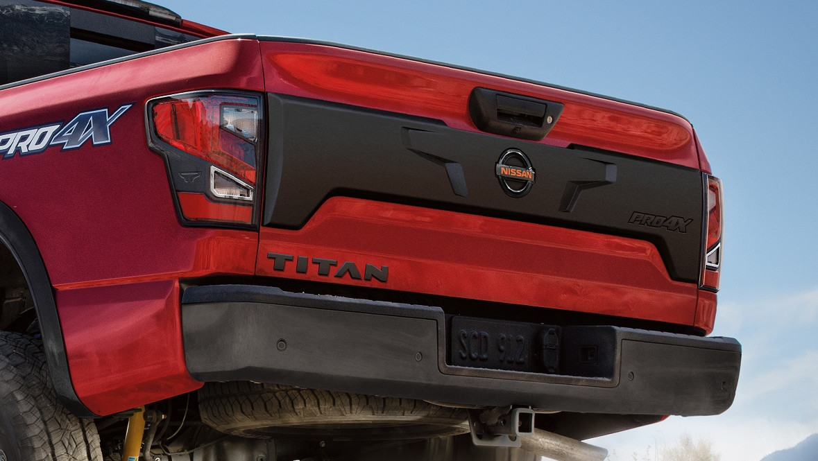 2021 Titan Tailgate
