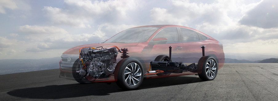 Con el tren motriz híbrido ya no tienes que preocuparte por el consumo de gasolina. Con el tren motriz híbrido ya no tienes que preocuparte por el consumo de gasolina.