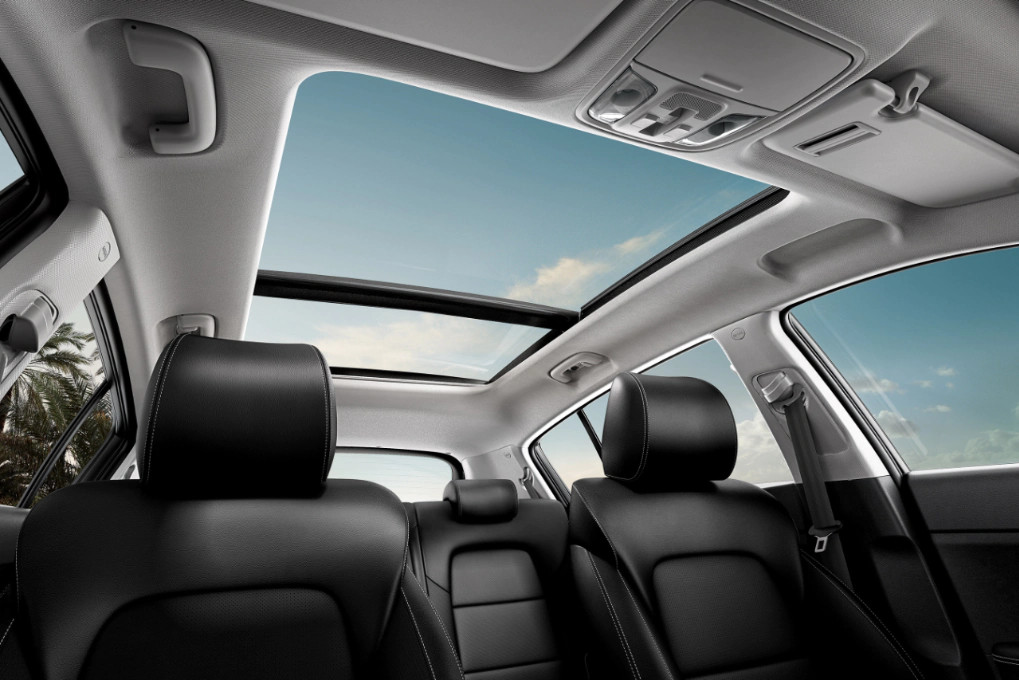 2021 Kia Sportage Panoramic Sunroof with Power Sunshade 