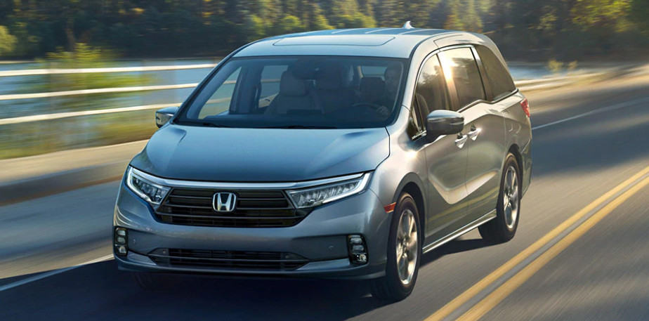 Honda Odyssey 2021 vs Toyota Sienna 2021 en Chantilly, VA Honda Odyssey 2021 vs Toyota Sienna 2021 en Chantilly, VA