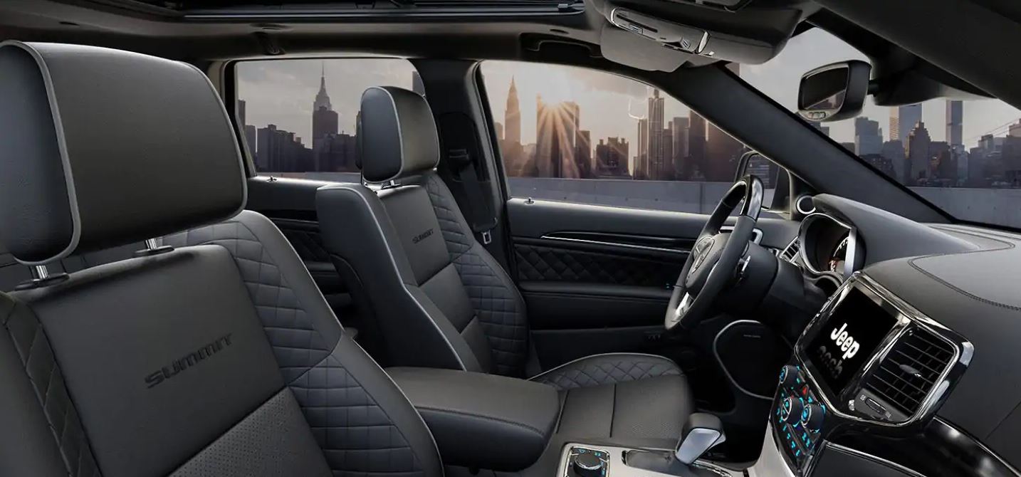 Front Seats in the 2021 Grand Cherokee