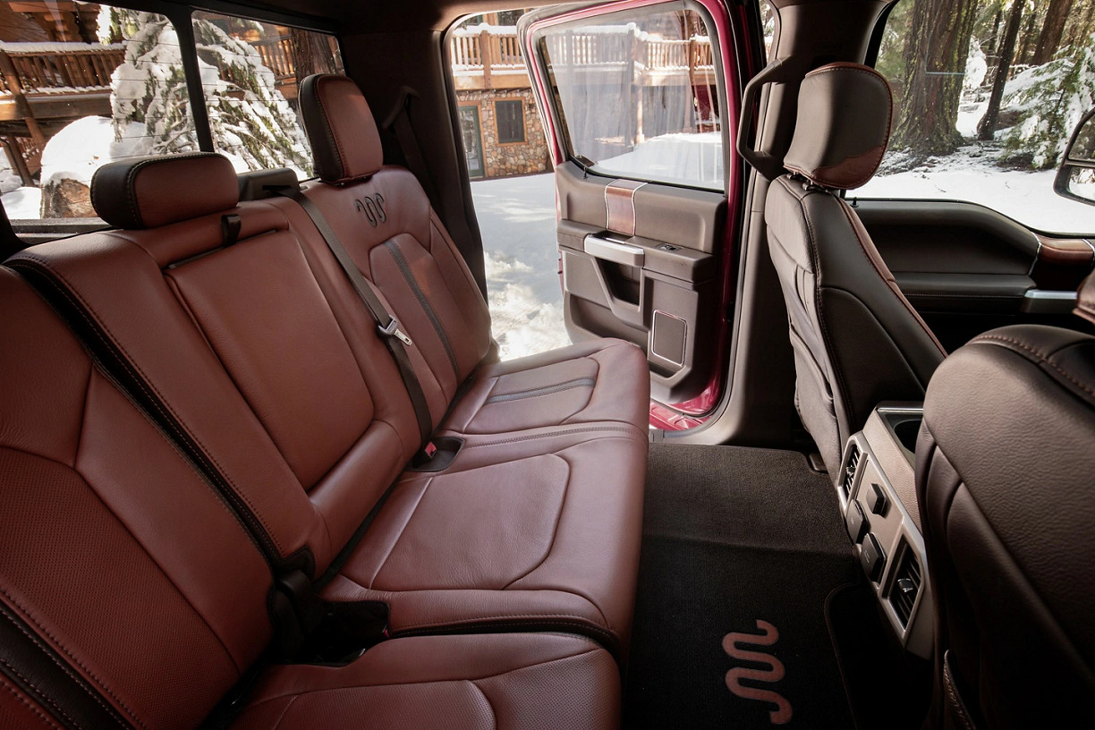 2022 ford f450 interior