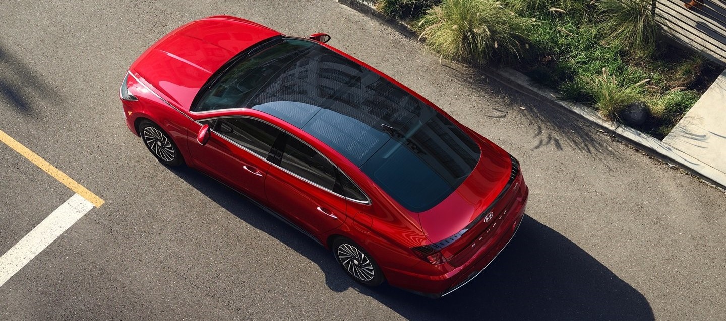 Un panel solar en el techo de dar un par de millas extras diarias.