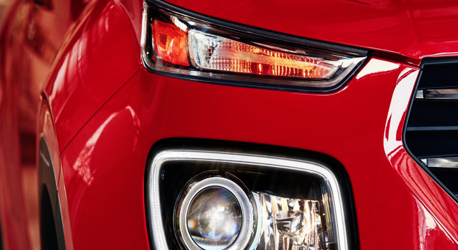 Déjate llevar por lo avasallante del diseño exterior del Venue 2021. Se muestran las luces diurnas LED del Venue 2021. 