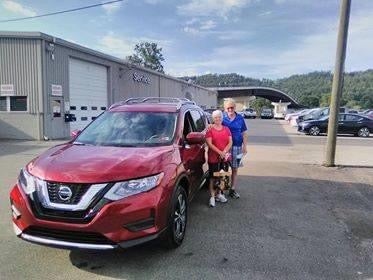 Customer_Photo_Leonard_Emma_Bird