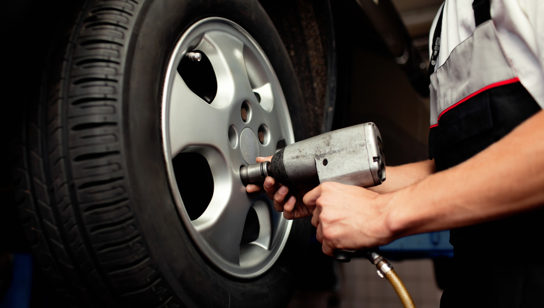 Visit Pohanka Lexus for a Tire Rotation