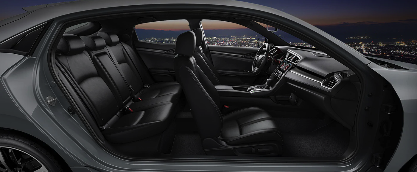 Interior del Honda Civic Hatchback 2021