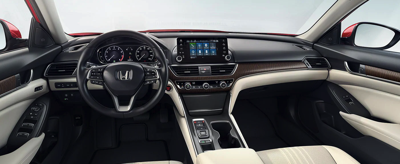 El interior tiene modernas tecnologías que te permitirán estar siempre conectado.