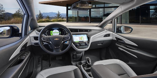 El interior tiene todas las comodidades y tecnologías que necesitas para cada viaje.