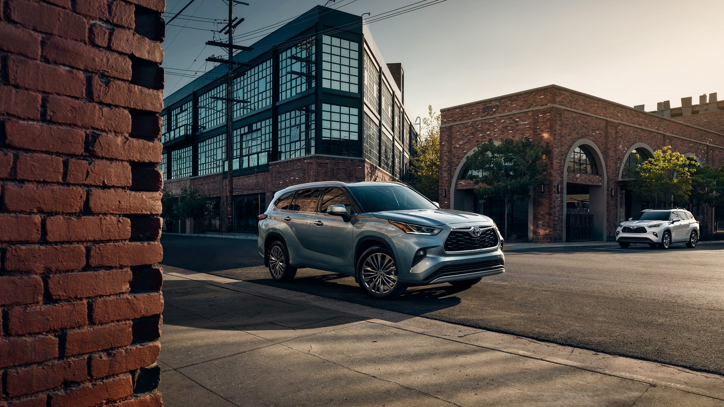 2021 Toyota Highlander Key Features in Rockford, IL